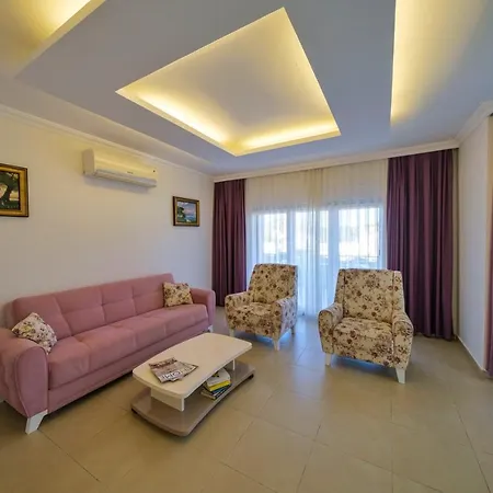 Golden Golf Villalari فيلة *