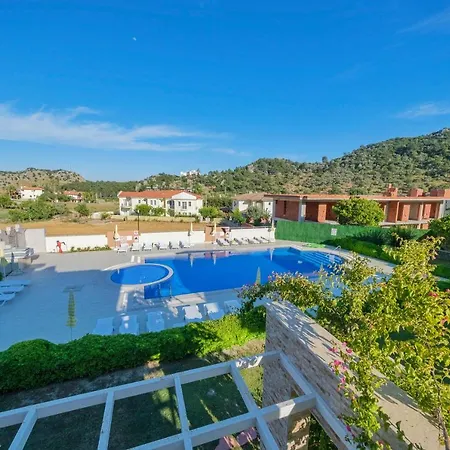 Golden Golf Villalari سَريغيرمه
