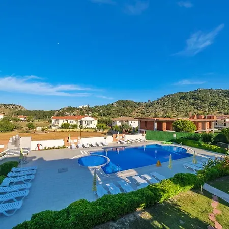 فيلة Golden Golf Villalari سَريغيرمه