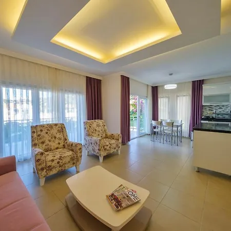 Golden Golf Villalari فيلة