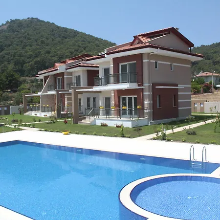 Golden Golf Villalari فيلة